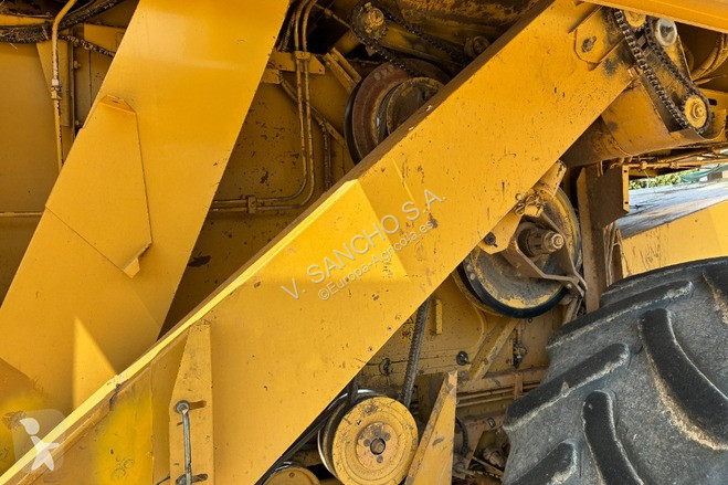 Oogst New Holland TC 56