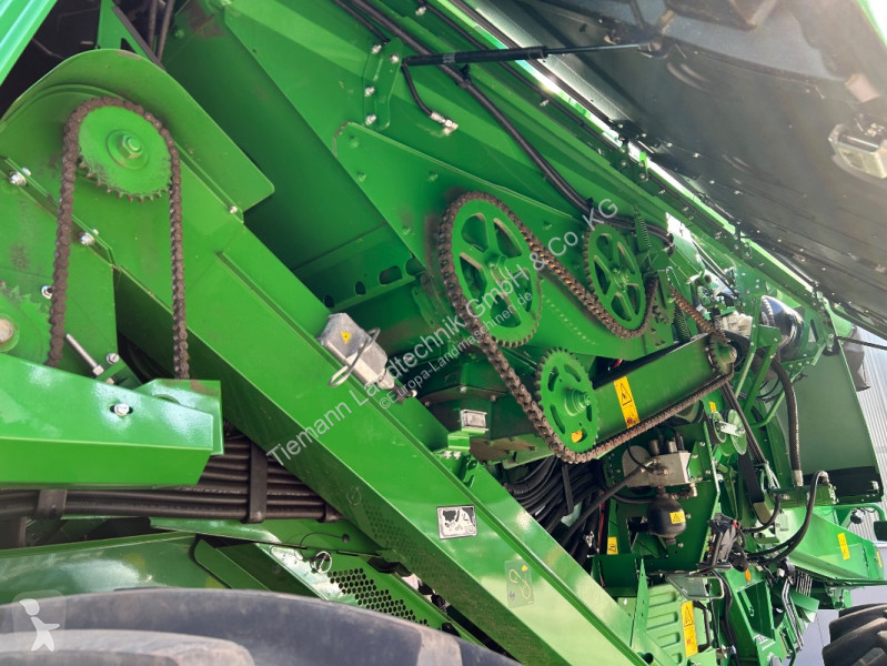 John Deere  T560 harvest