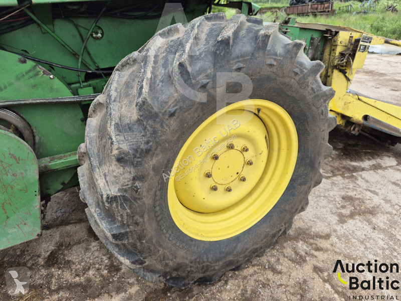 Жатва John Deere