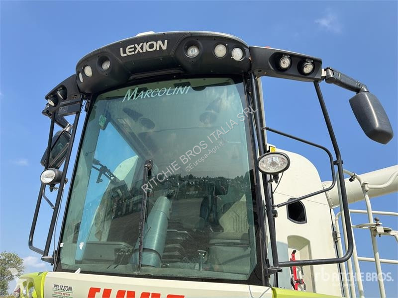 Збір врожаю Claas 750TT Combine Harvester