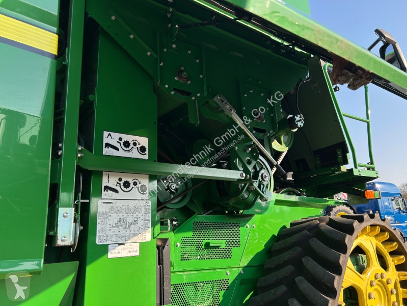 John Deere  T670 harvest