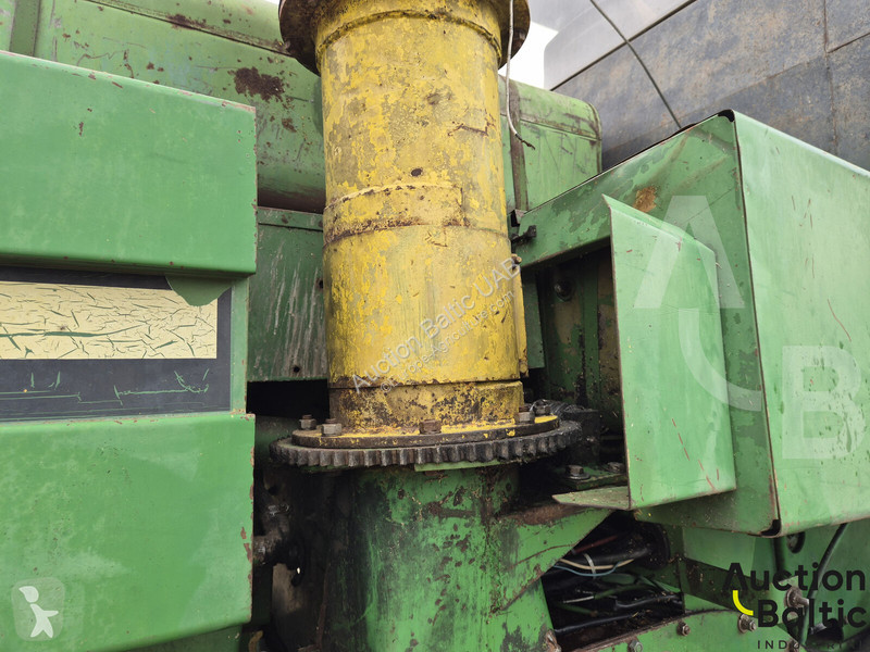 Жатва John Deere