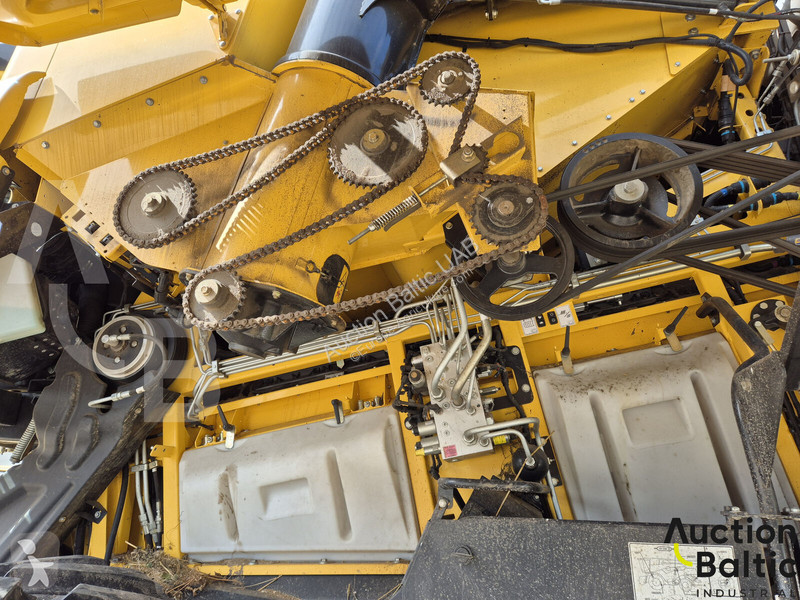 Cosecha New Holland CR 8.90