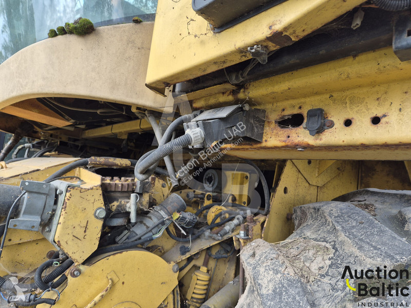 New Holland FX 375 harvest