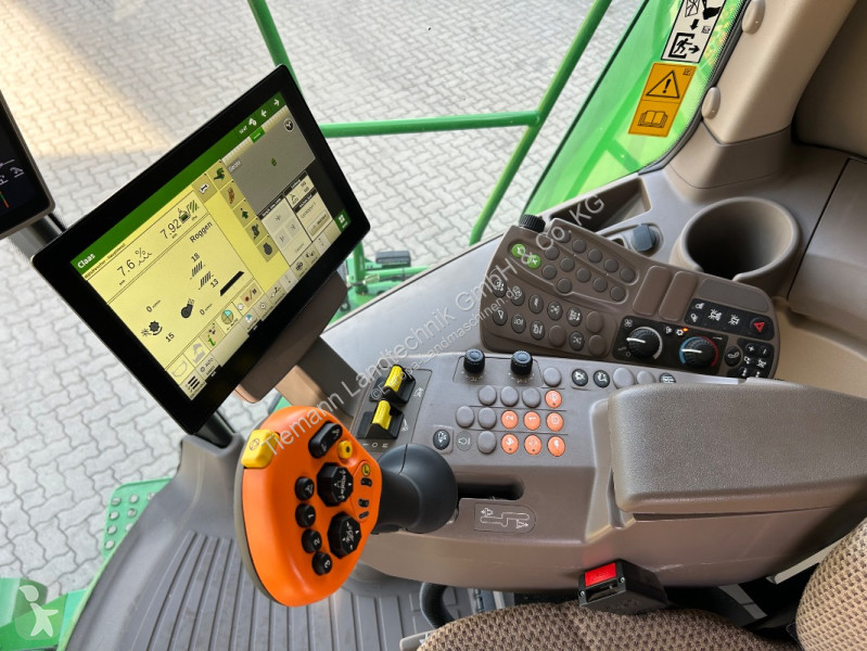 John Deere  T560 harvest
