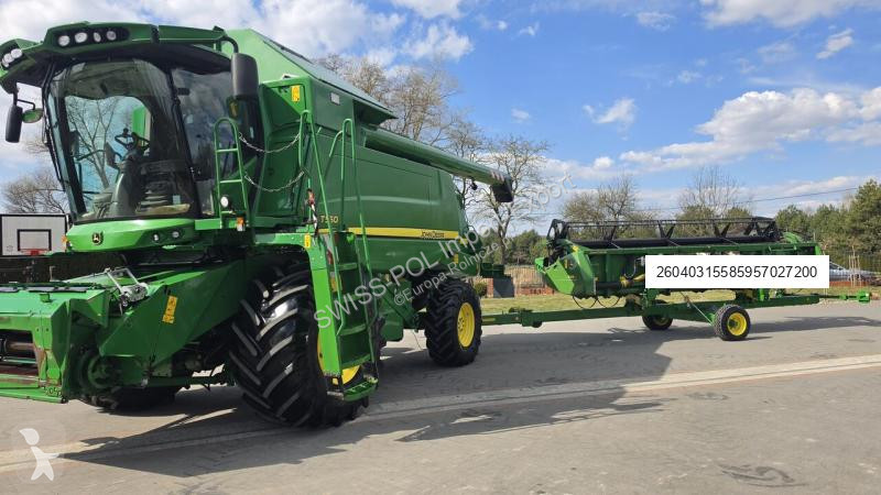 John Deere T550 harvest