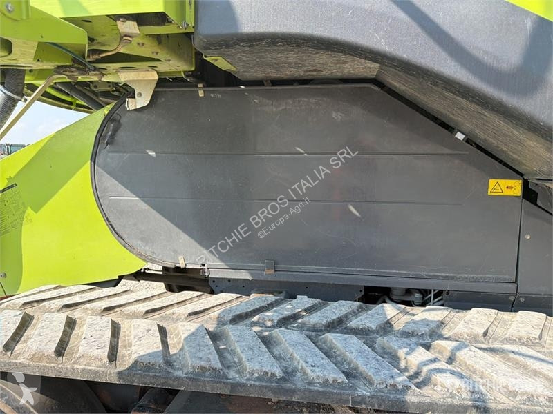 Збір врожаю Claas 750TT Combine Harvester