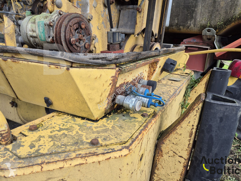New Holland FX 375 harvest