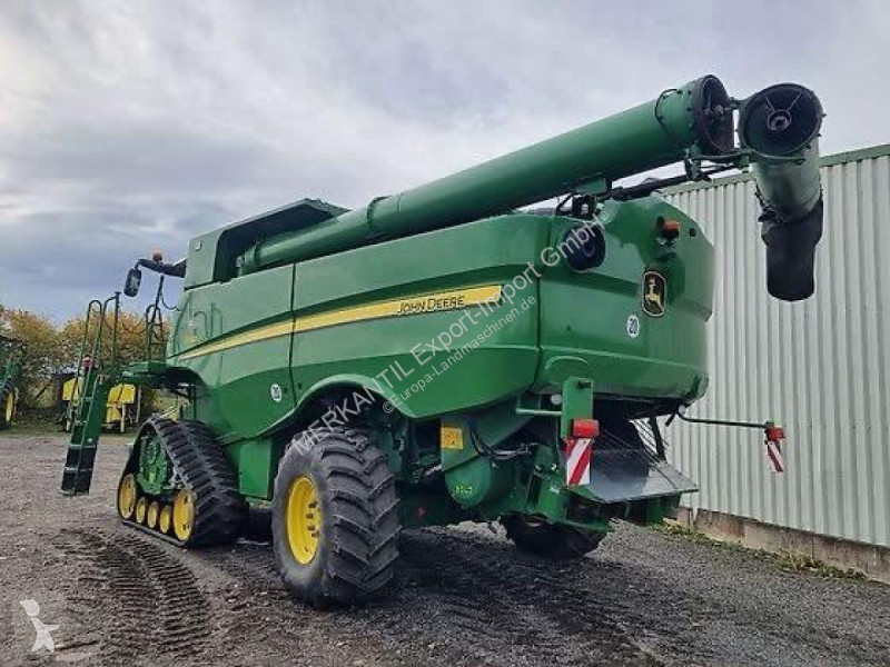 Moisson John Deere S 685 i