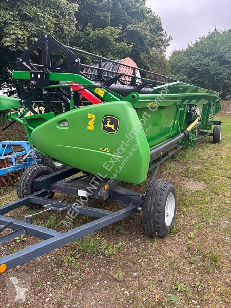 Moisson John Deere  635R MY21