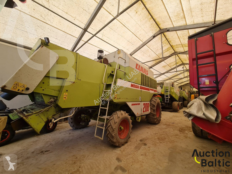 Moisson Claas Dominator 208 Mega