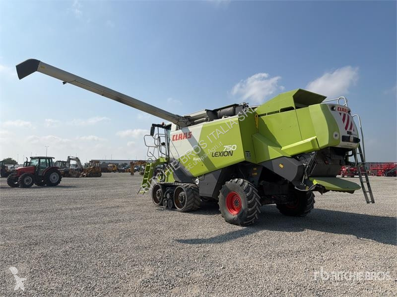 Збір врожаю Claas 750TT Combine Harvester