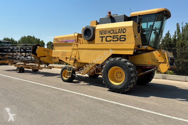 Oogst New Holland TC 56
