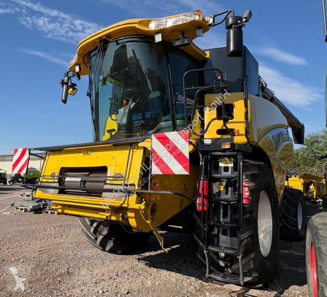 Cosecha New Holland  CR 9070