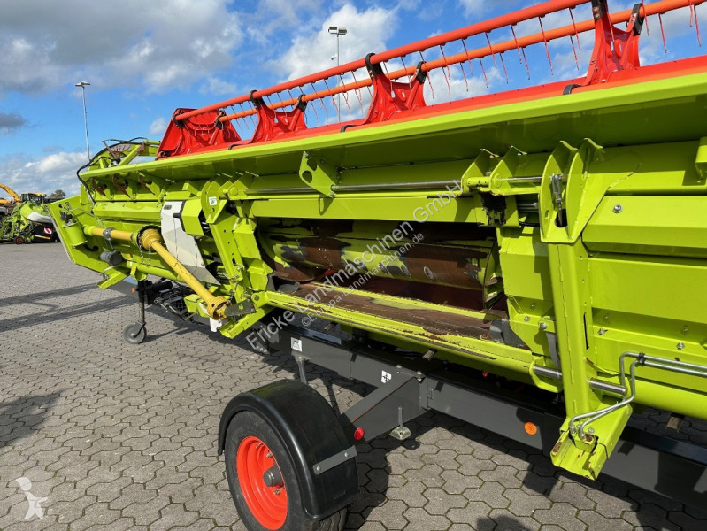 Moisson Claas Lexion 6800