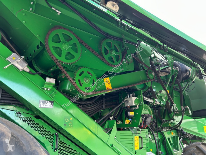John Deere  T670 harvest