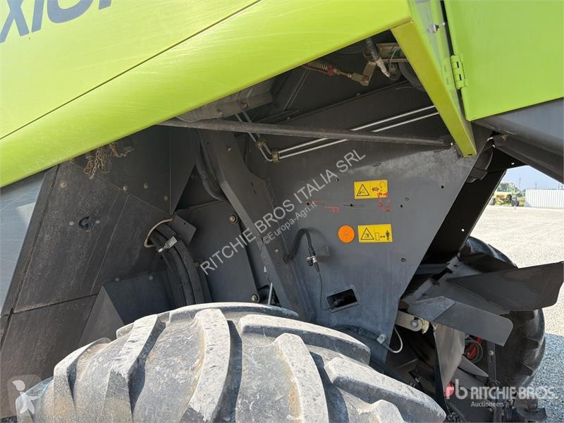 Збір врожаю Claas 750TT Combine Harvester