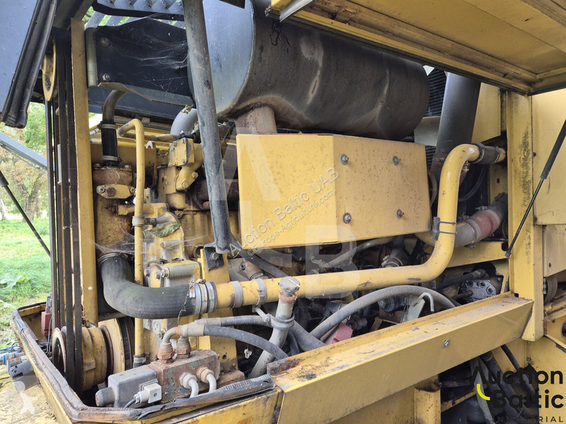 New Holland FX 375 harvest