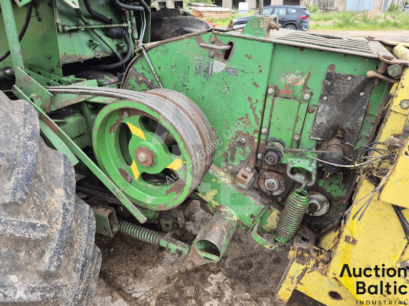 Жатва John Deere