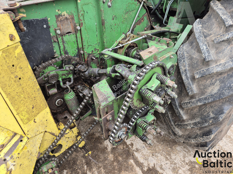 Жатва John Deere
