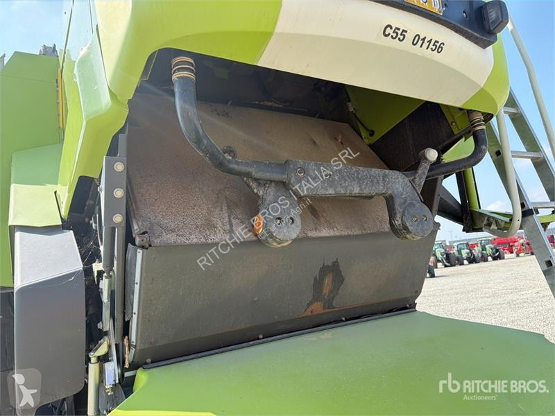 Збір врожаю Claas 750TT Combine Harvester