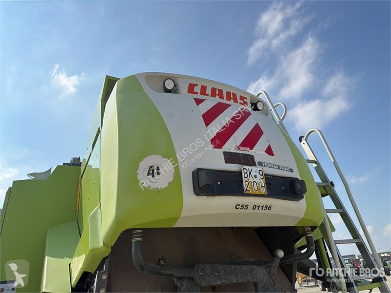 Збір врожаю Claas 750TT Combine Harvester