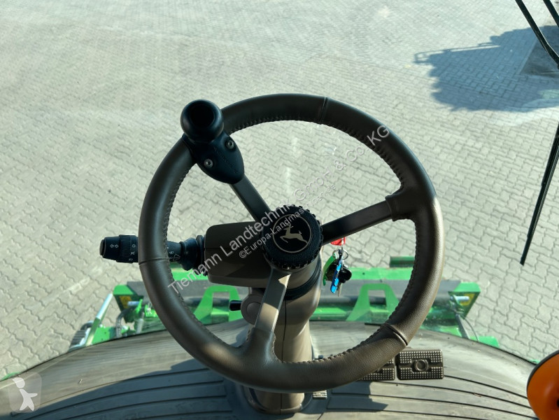 John Deere  T670 harvest