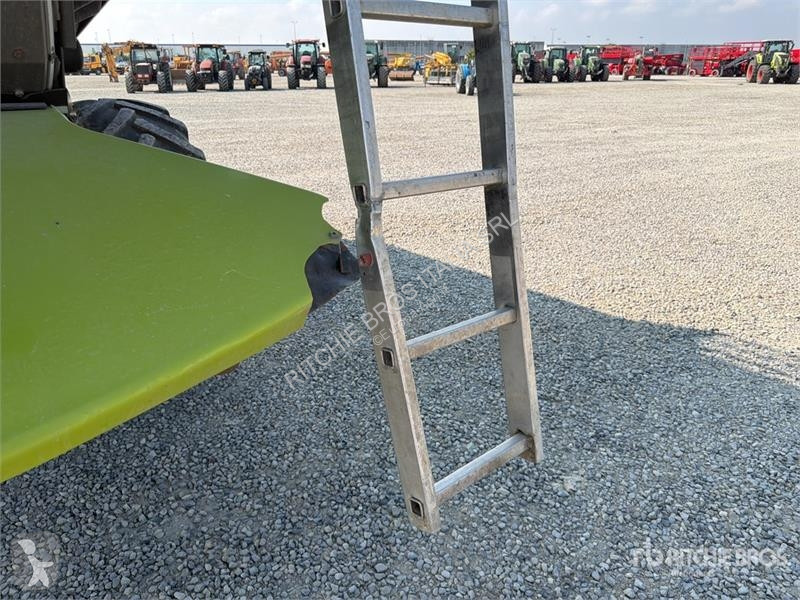 Збір врожаю Claas 750TT Combine Harvester