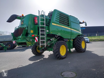 John Deere Combine harvester