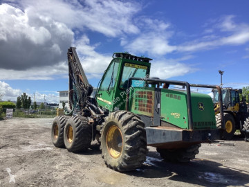 John Deere Forest harvester