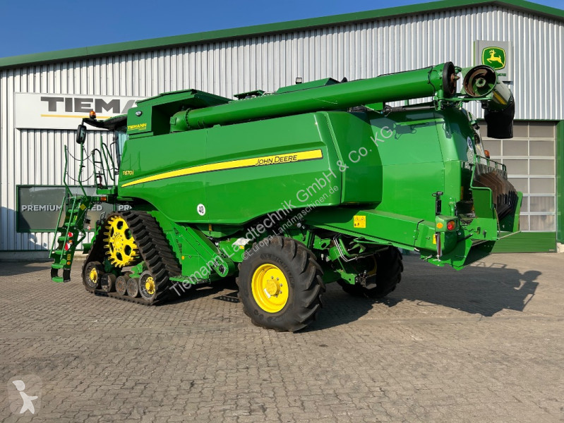 John Deere  T670 harvest