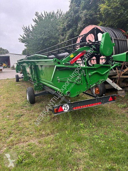 Moisson John Deere  635R MY21