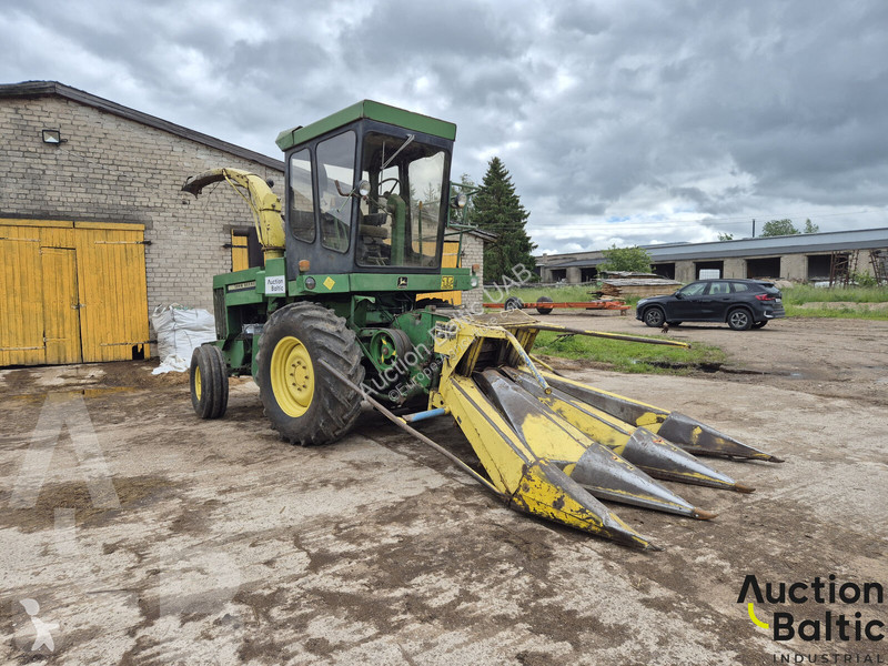 Жатва John Deere