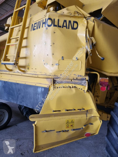 Moisson New Holland TF 76