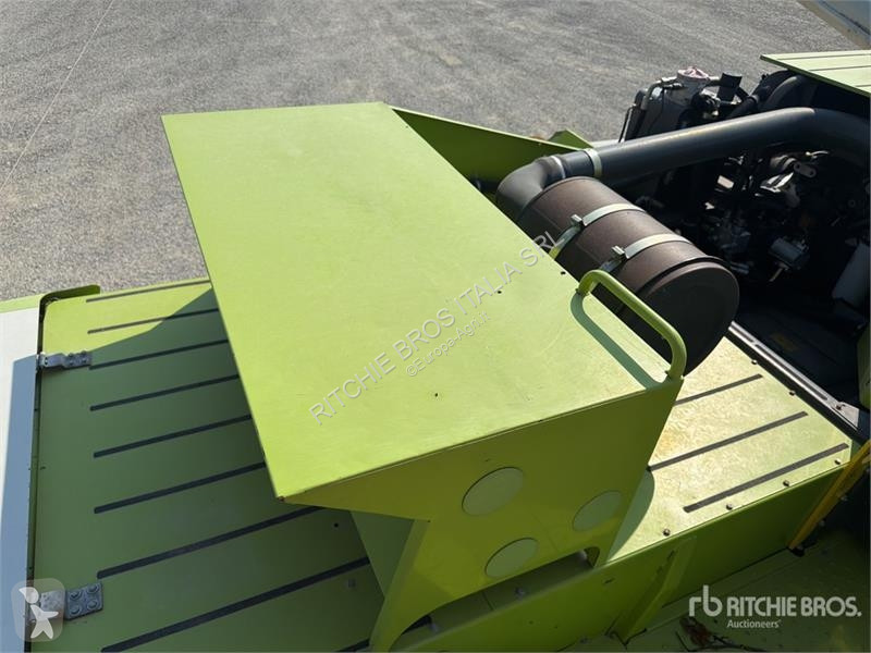 Збір врожаю Claas 750TT Combine Harvester