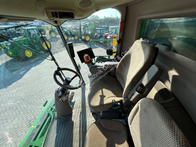 John Deere  T670 harvest