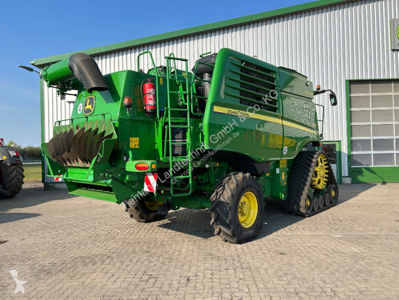 John Deere  T670 harvest