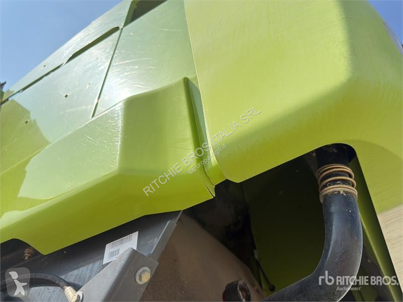 Збір врожаю Claas 750TT Combine Harvester