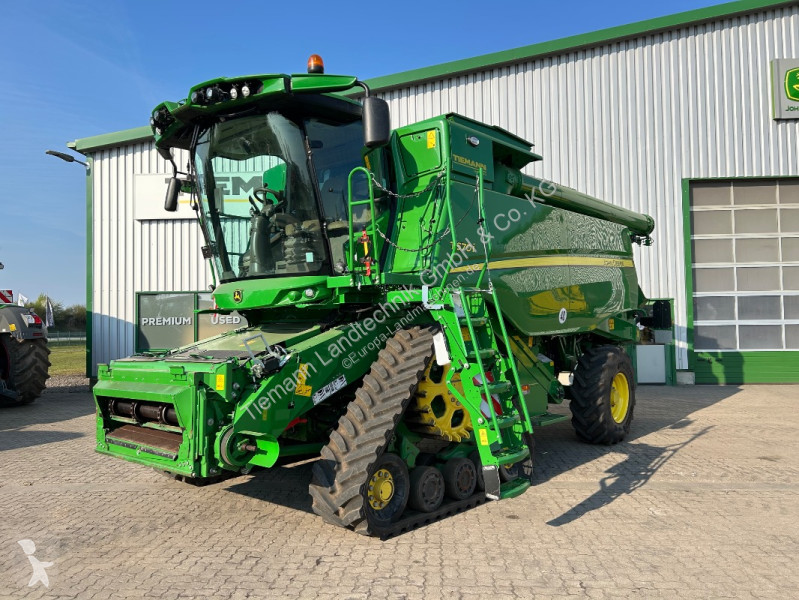 John Deere  T670 harvest