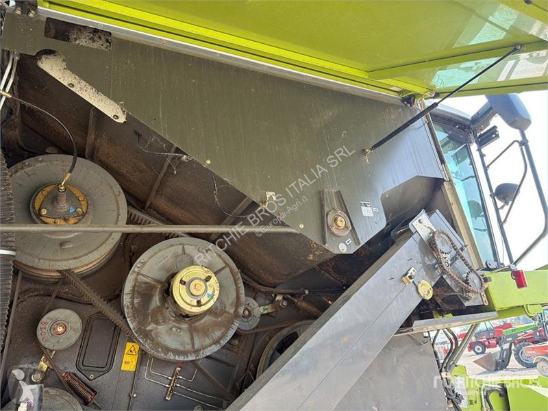 Збір врожаю Claas 750TT Combine Harvester