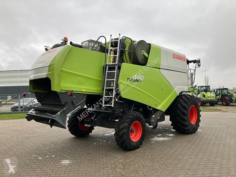 Moisson Claas  Tucano 440