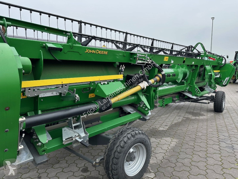 Moisson John Deere T  i   Neumaschine
