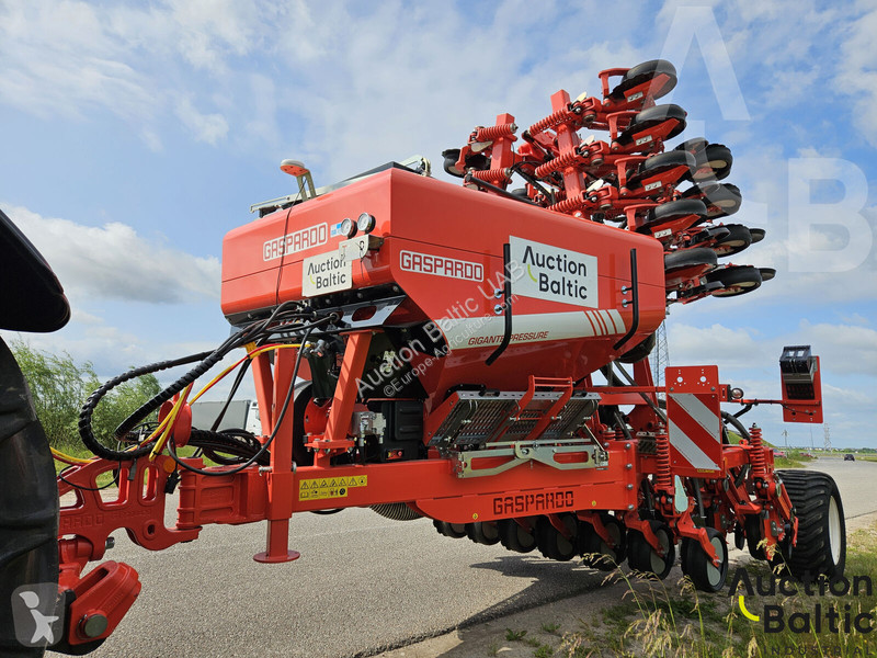 Skörd  Giganten 600 33 RO