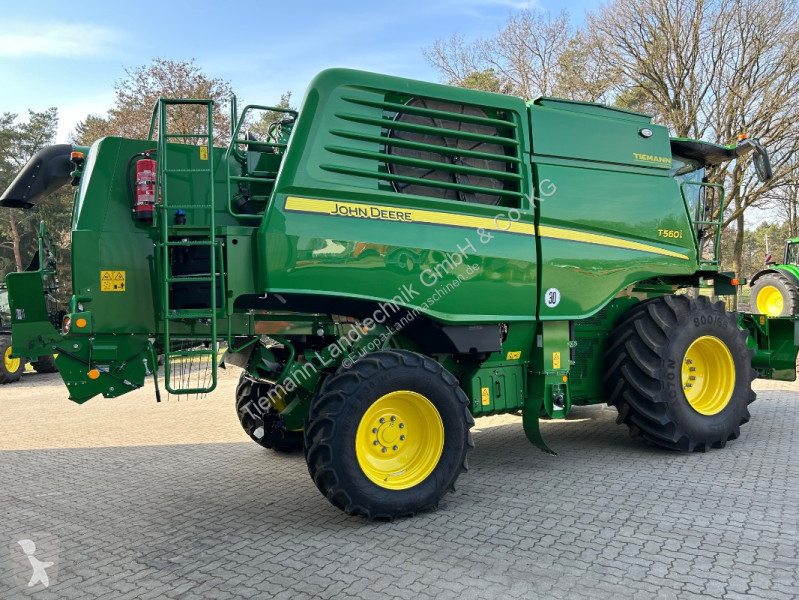 John Deere  T560 harvest