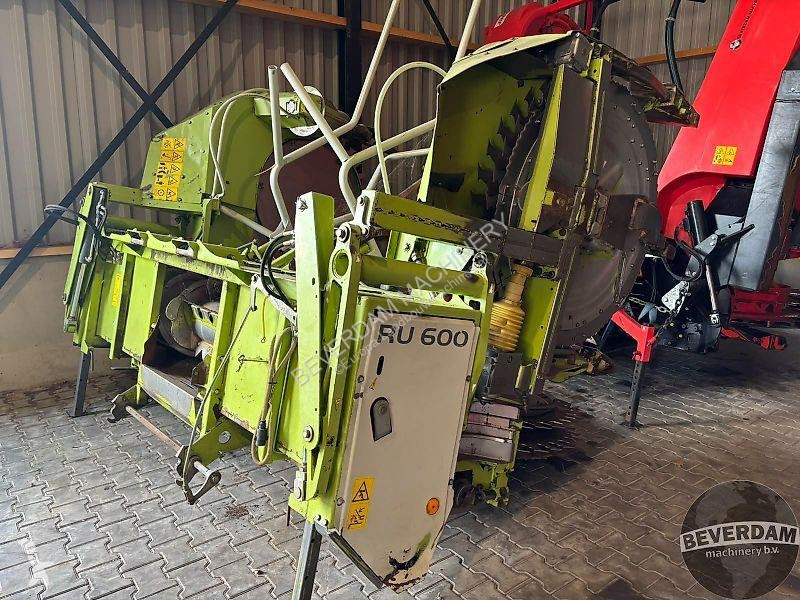Claas RU 600 harvest