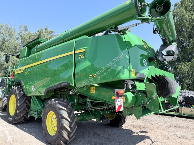 John Deere  T6 700 harvest