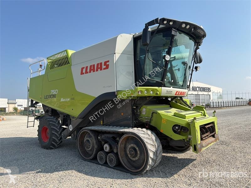 Збір врожаю Claas 750TT Combine Harvester