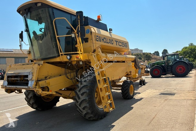 Oogst New Holland TC 56