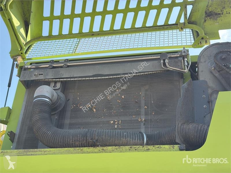Збір врожаю Claas 750TT Combine Harvester