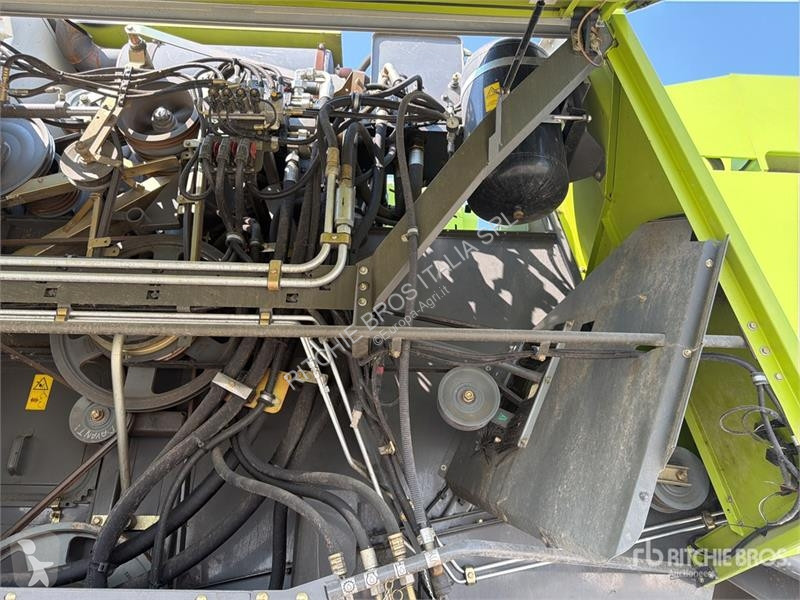 Збір врожаю Claas 750TT Combine Harvester